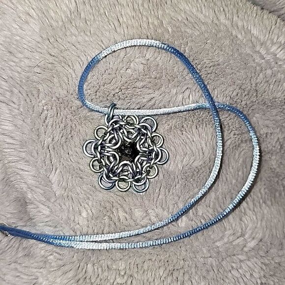 Snowflake Chainmail Necklace (N2) - Picture 5 of 8